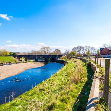 Vidale Court, 3 Bedroom House With River Irwell View, Sleeps 6-2